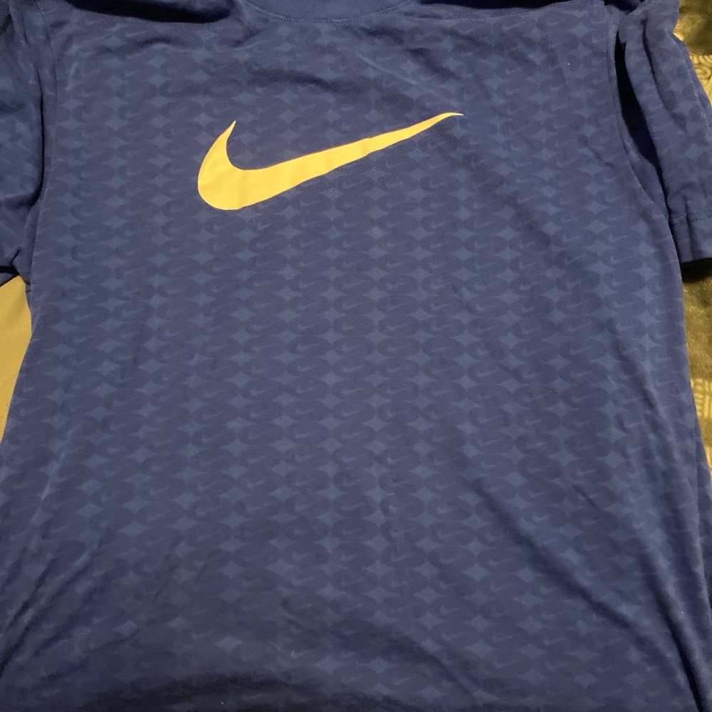 Mens Nike T-shirt